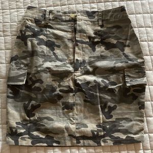 Camo cargo skirt